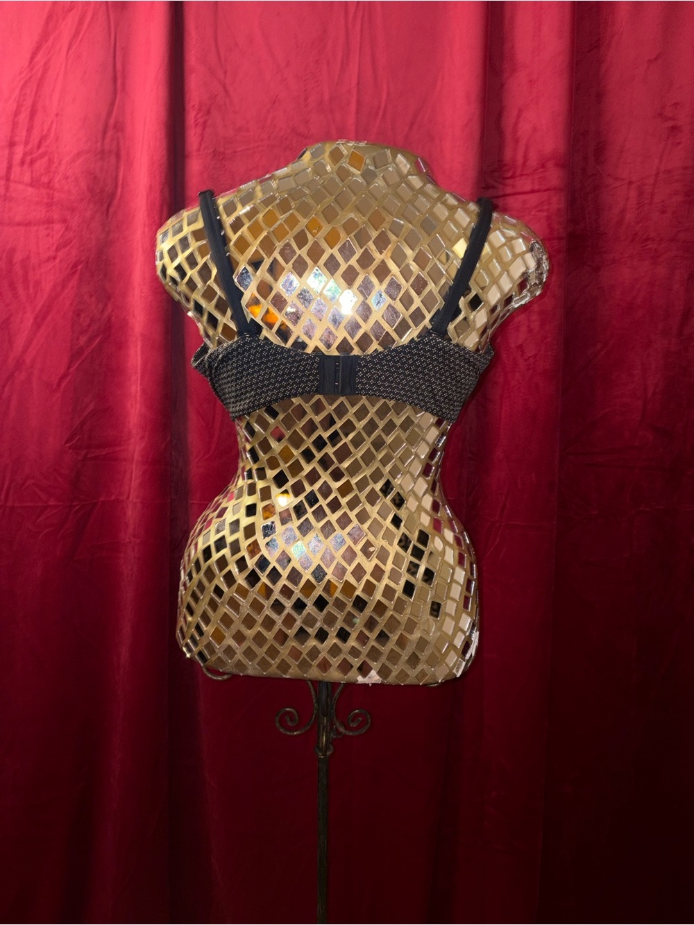 Vintage VS Black & Pink Push-Up Bra with Polka Detail - Picture 3 of 4